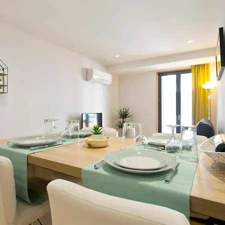 Apartment Charming In 50 M² Modern Comfort Porto